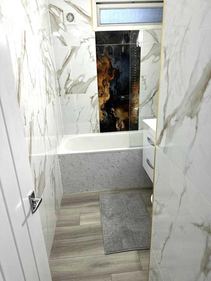 Stylish Apartment At Carlton Grove Londyn Zewnętrze zdjęcie